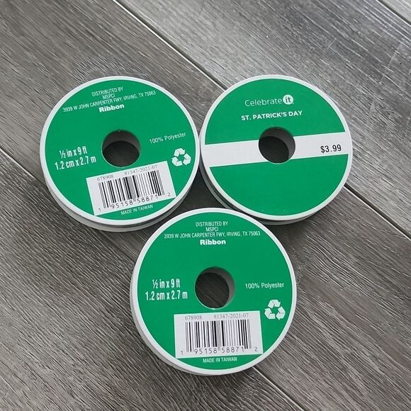💥5/$25 SALE | BUNDLE TO SAVE | 3 Green Shamrock Ribbon - Picture 2 of 2